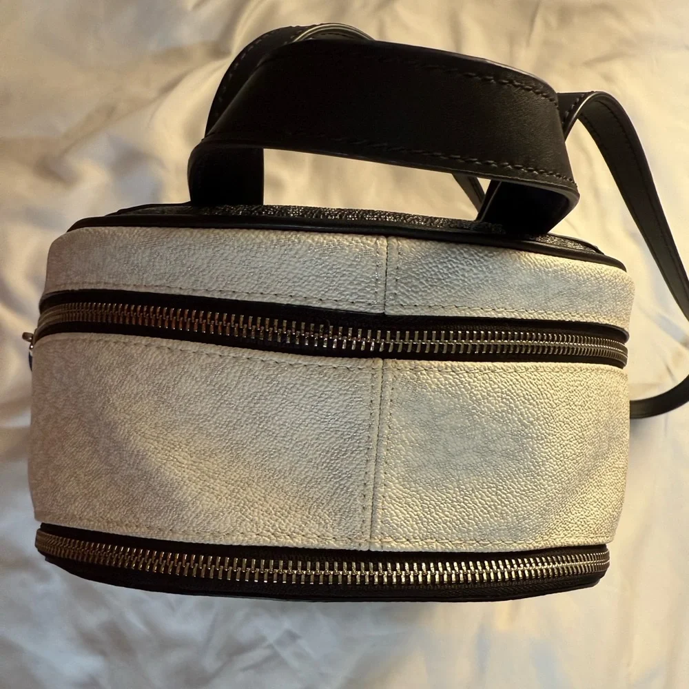 Michael Kors Rhea Zip Backpack - Picture 3 of 8